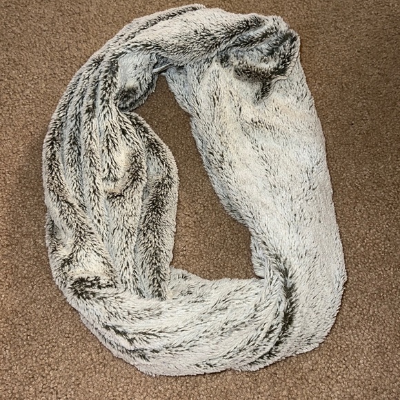 BP fur infinity scarf - Picture 1 of 2